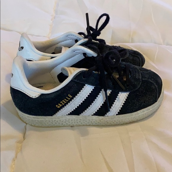 toddlers adidas gazelle